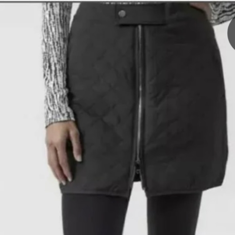 Athleta Womens Toasty Buns Quilted Insulated Skirt Black Size 12